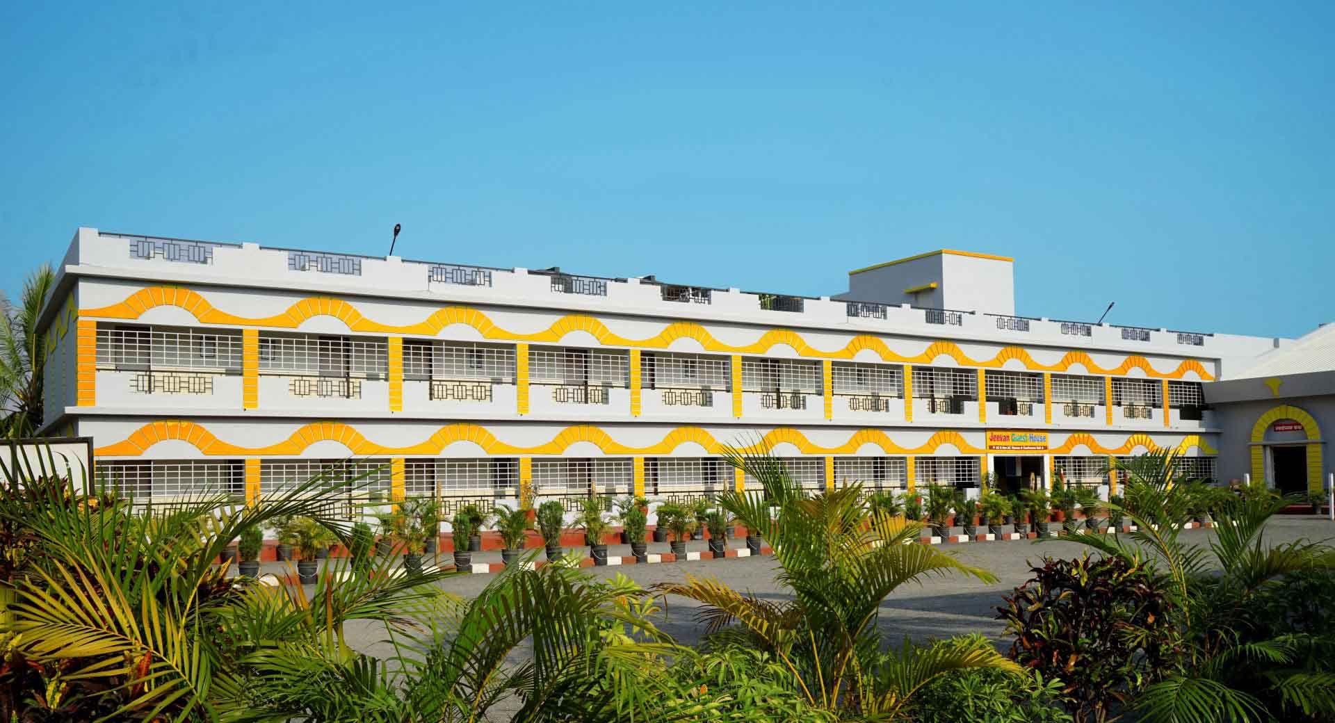 Hotel Jeevan - Best place for lodging